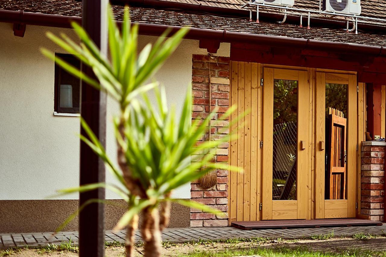 Oazis Apartmanok Mórahalom エクステリア 写真